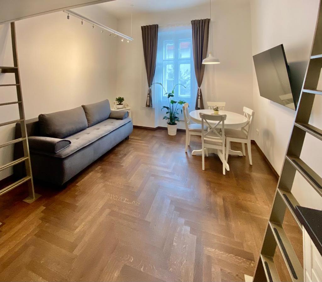 Ars Longa Apartments Lubiana Esterno foto