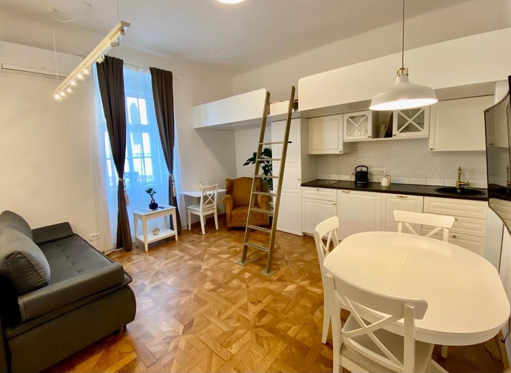 Ars Longa Apartments Lubiana Esterno foto