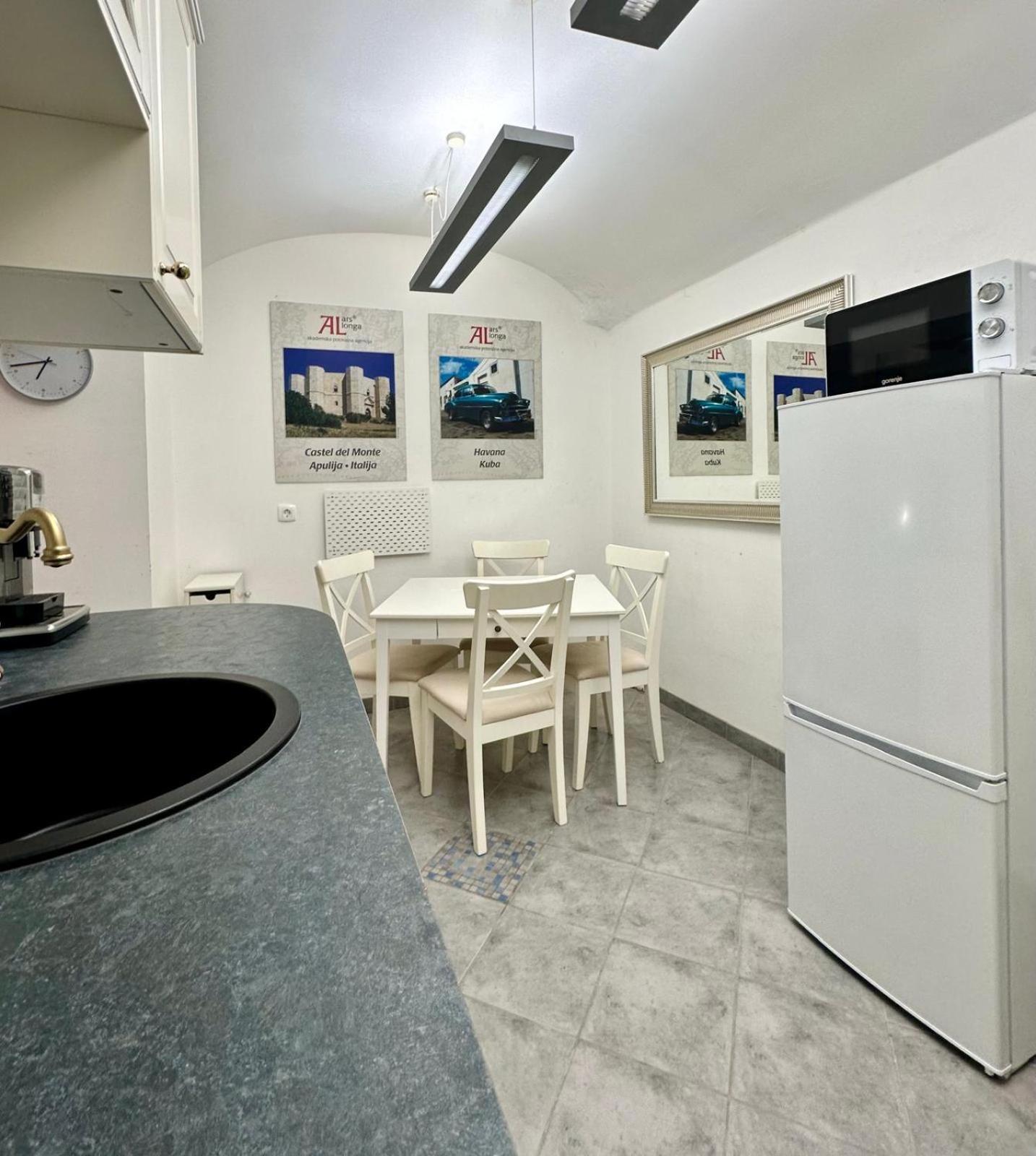 Ars Longa Apartments Lubiana Esterno foto